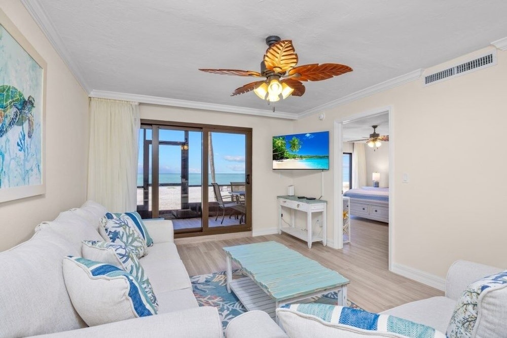Pointe Santo E4 3 Bedroom Condo
