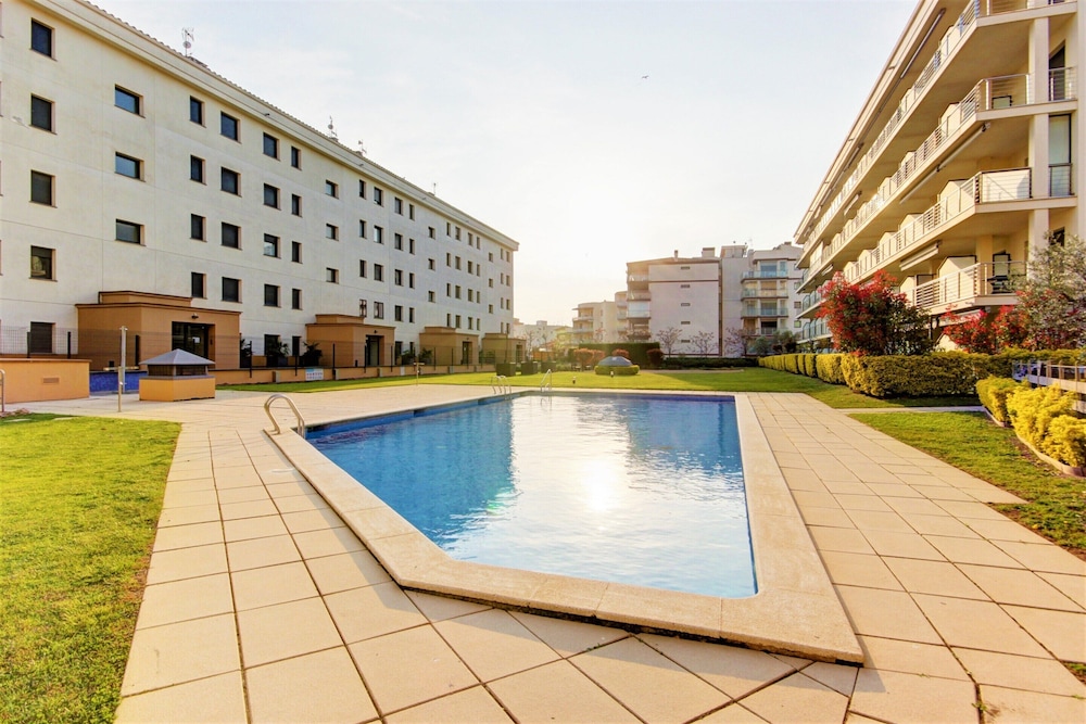 Apartment in Roses Near Sandy Beach