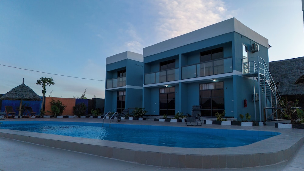 Wayma Paradise Resort