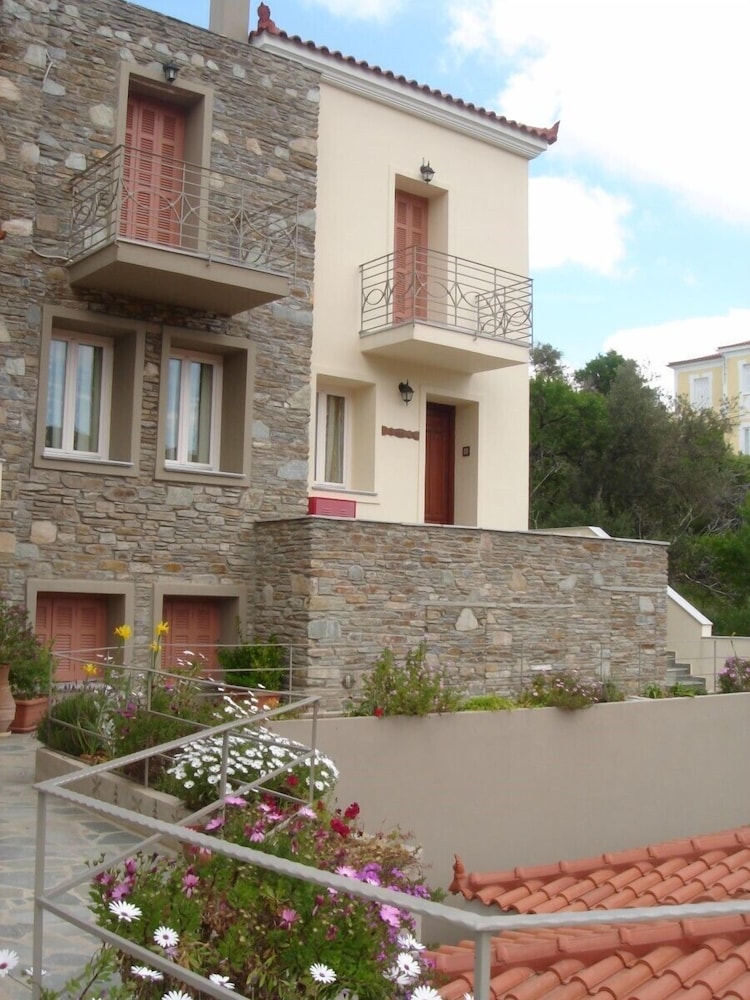 Rastoni Apartments