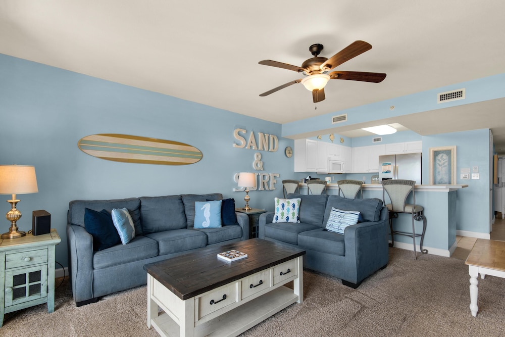 Pelican Isle 107
