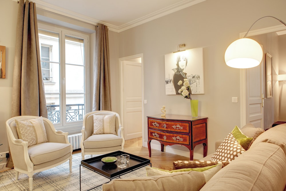 Paris Blanc Manteau Residence