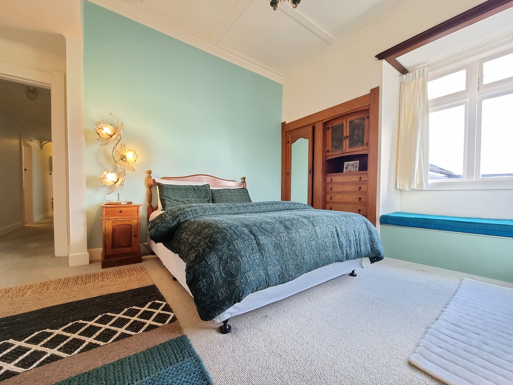 4 Bedroom Character House Papakura view 4