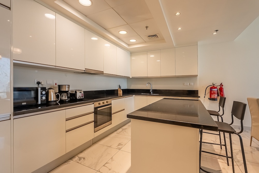 Noora Tower 4504 Business bay