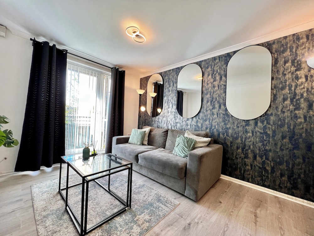 London Oasis Apartment Escape