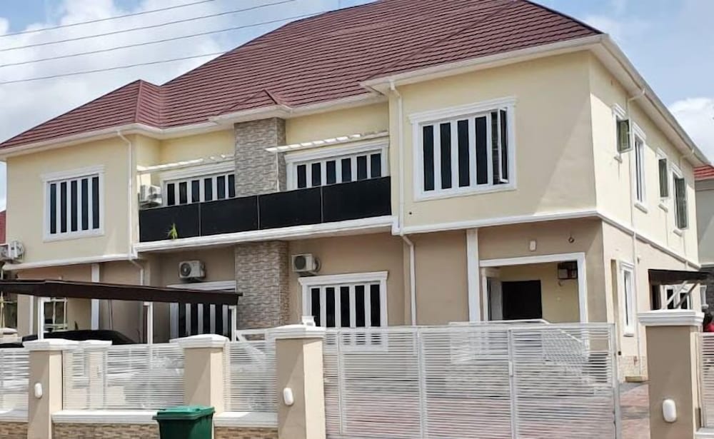 Auxano Apartment