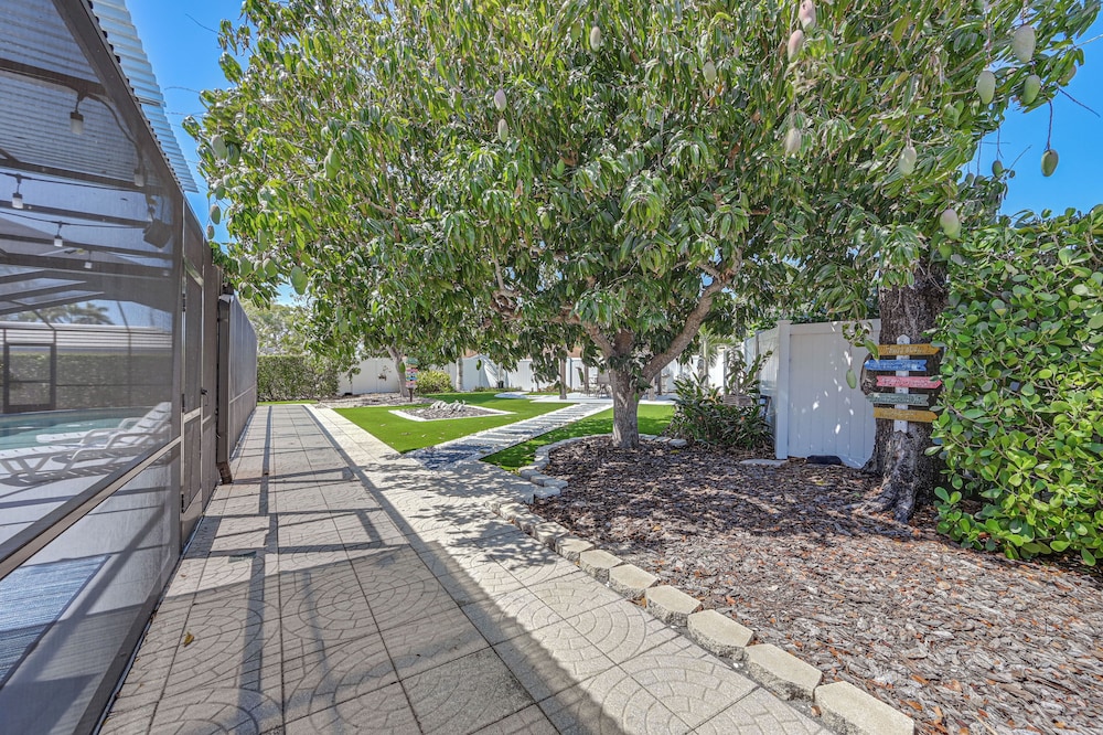 Outdoor Oasis: Marco Island Home Near Beaches