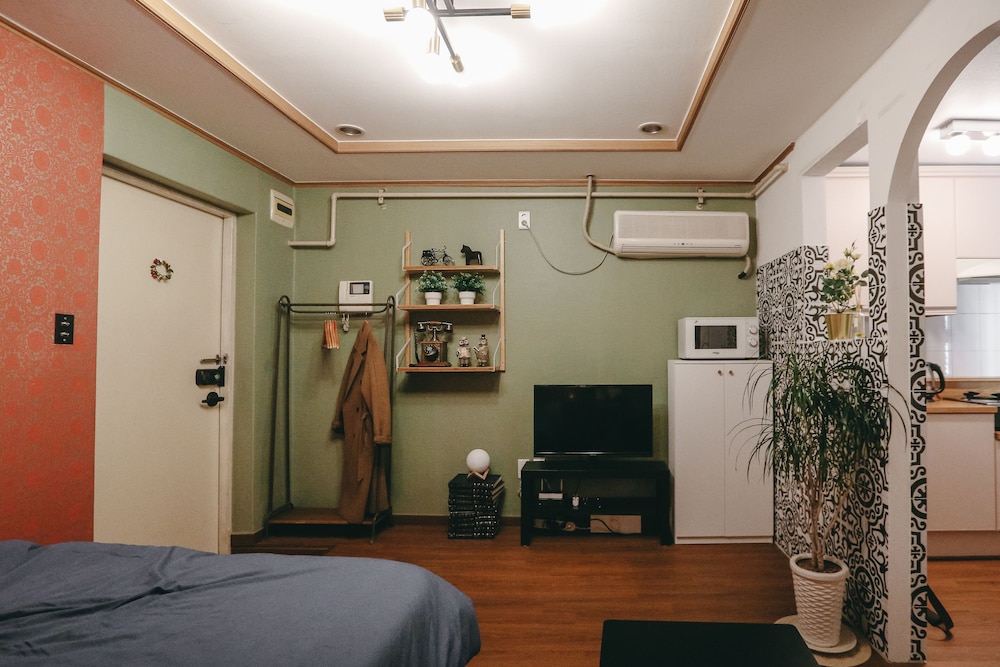 hotel room