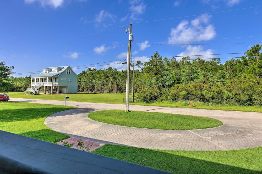 Bright Waveland Home - Walk to Beach Access! view 5