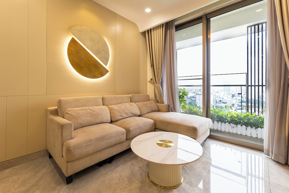 Midtown Premium Apartments