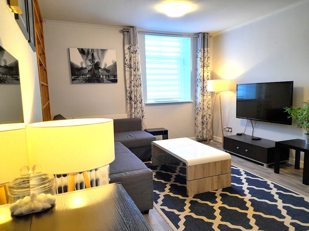 Salisbury Court City Central by BHR Apartments