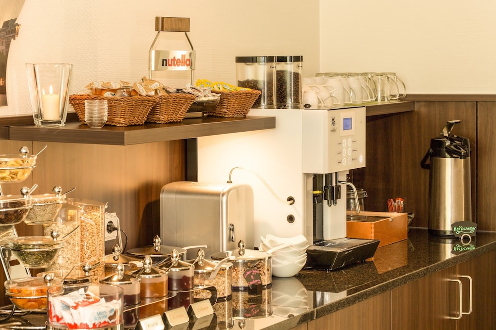Hamburg Vacations - Heikotel Hotel Windsor - Property Image 16