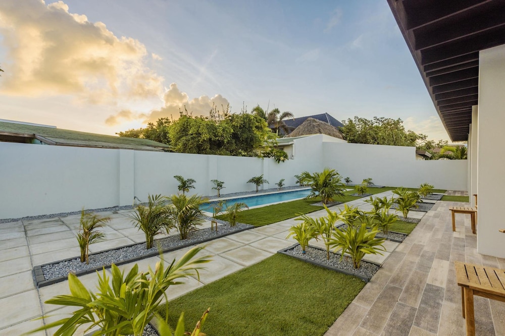 Cozy One Bedroom Apartment With Pool Koyari
