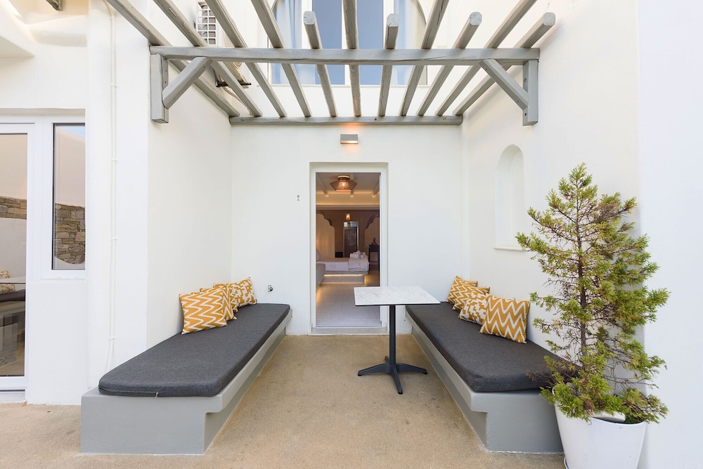 Vammos Luxury Apartments