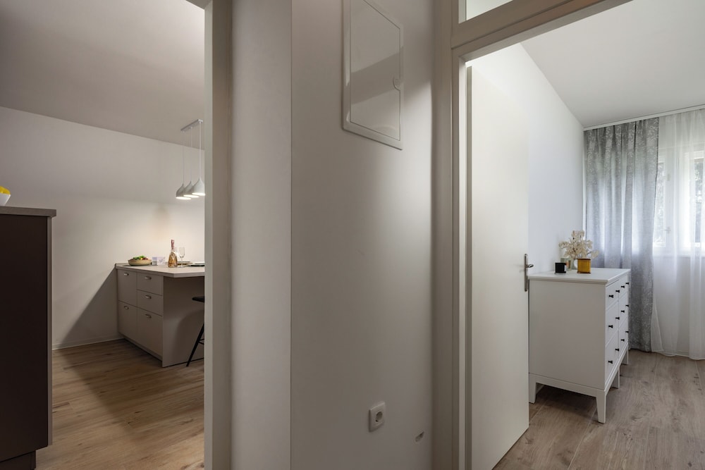 City Apartment Nurli Near Beach