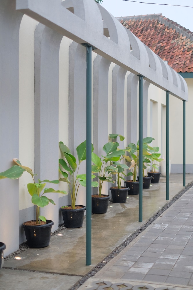 Agung Guest House by RF