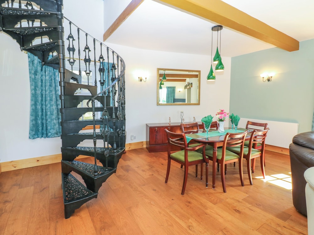 Moorhen House