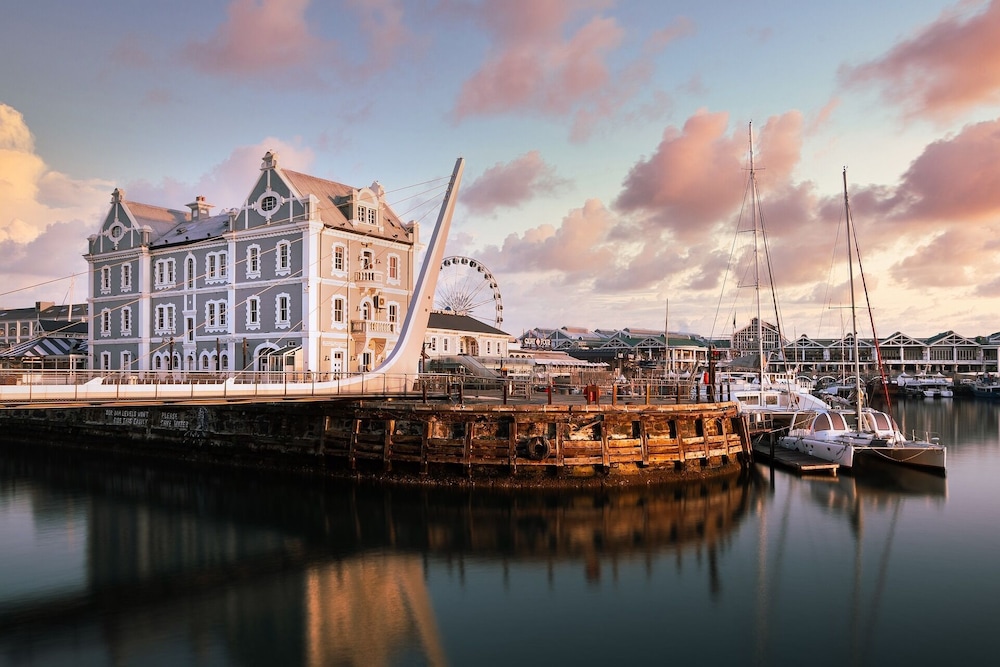 Docklands Deluxe Apartments by ITC Hospitality