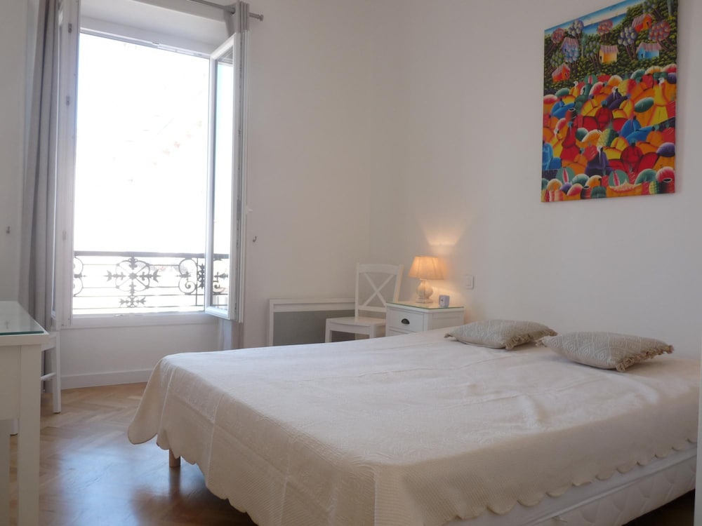 Two Bedrooms in the Center of Cannes 500 Meters From the Palais des Festival and the Croisette - 1934