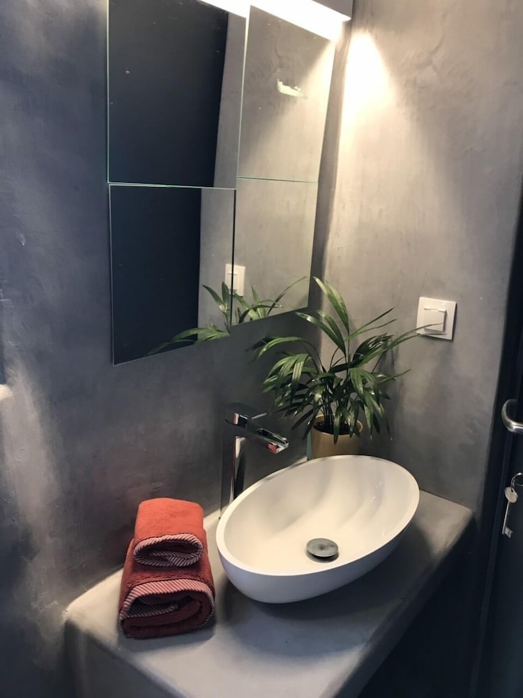 The Luna Suites