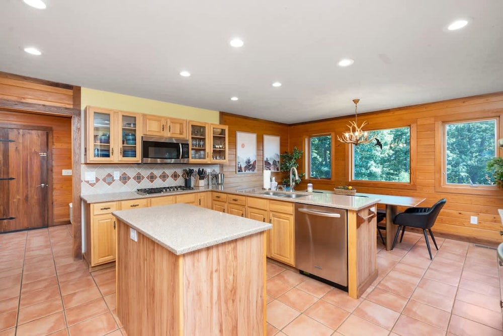 Love Afton Cabin - Family Home