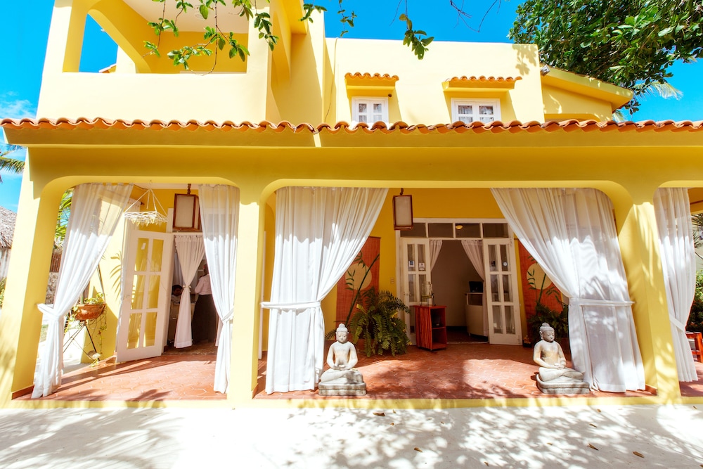 Los Corales Tropical Beach Resort & SPA