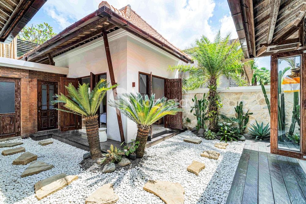 Dewandaru Villa by Kozystay - Canggu