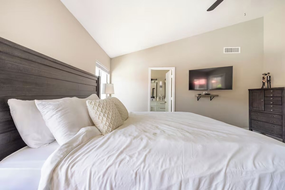 Cave Creek Gem - Heated Pool