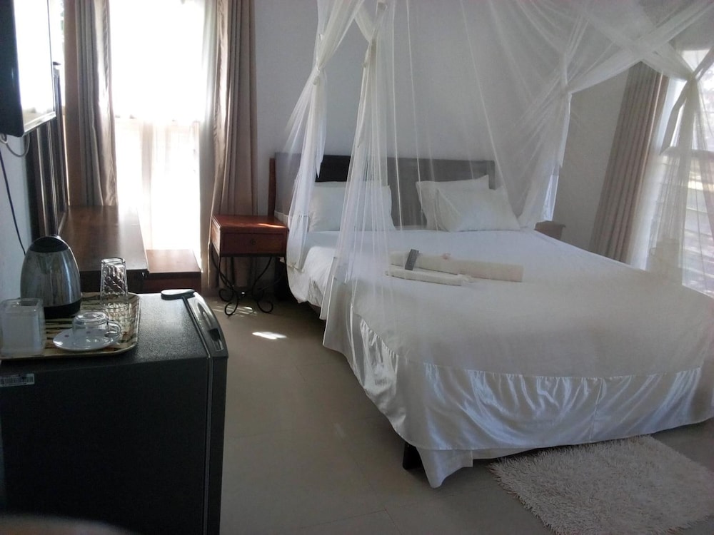 Kuku Royal Lodge