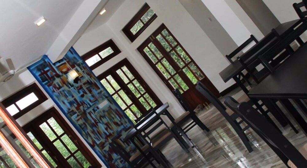 Lizzie Villa Guest House