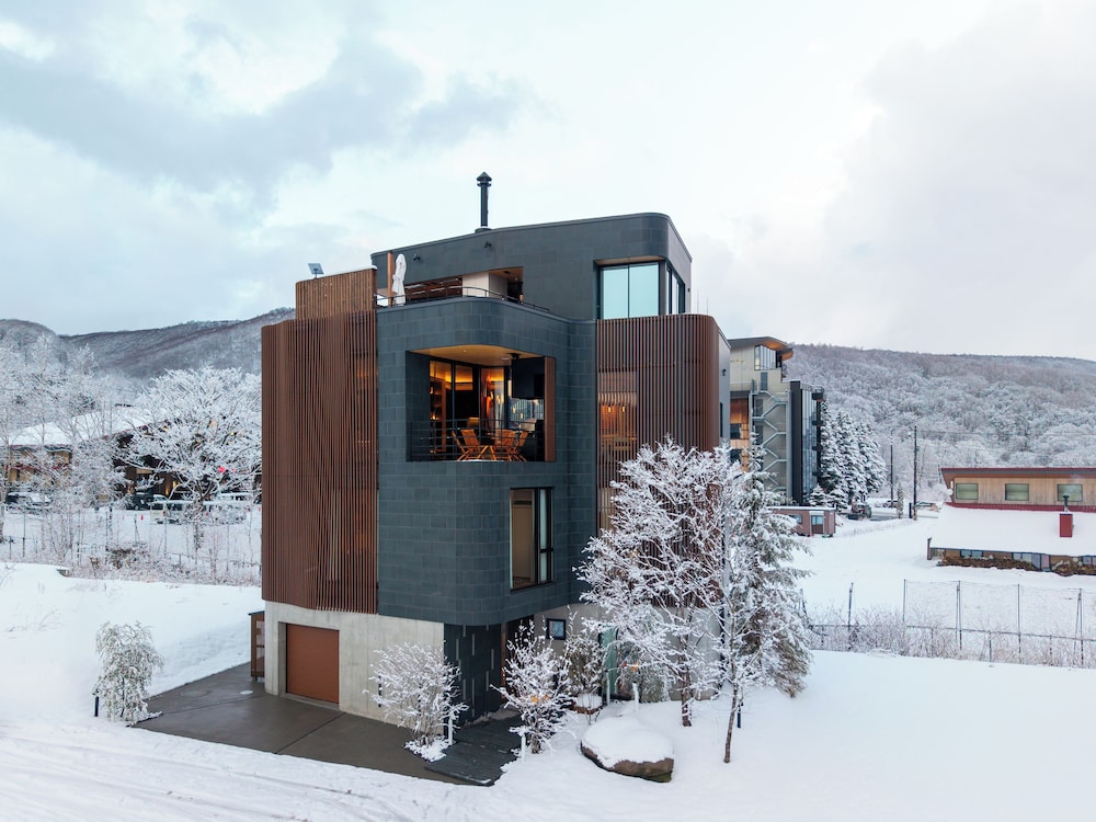 Meigetsu Aki Niseko