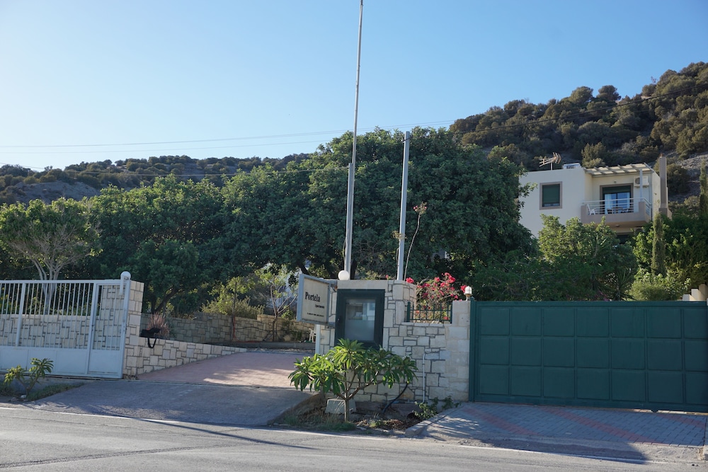 Portela Suites Kampoula