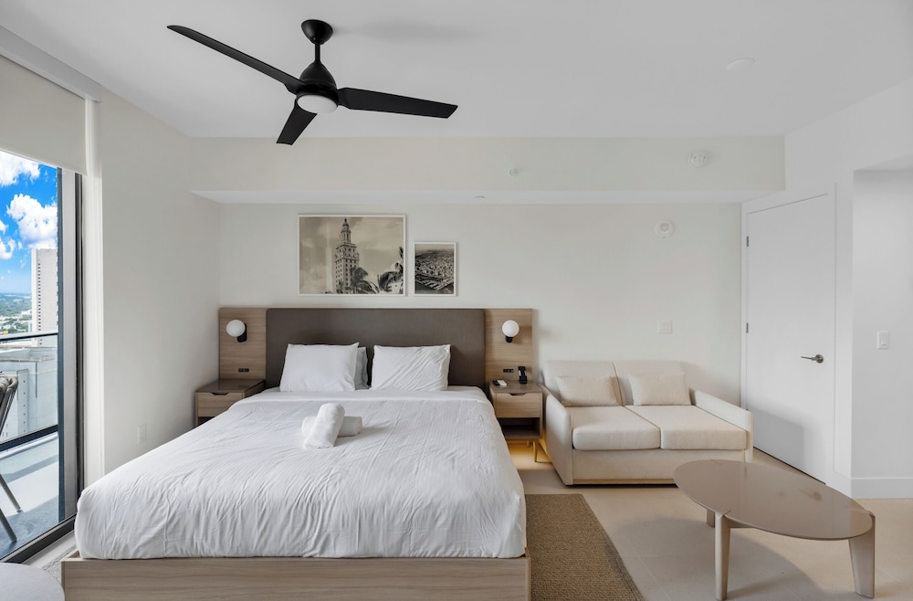 Modern Studio in Downtown Miami