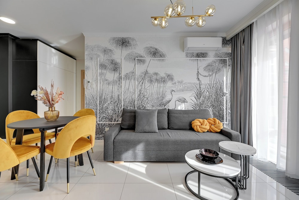 Aura - Riverside & Parking by Downtown Apartments