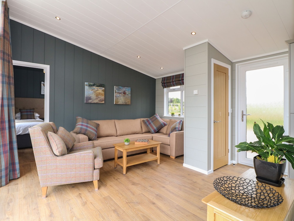 Holly Lodge