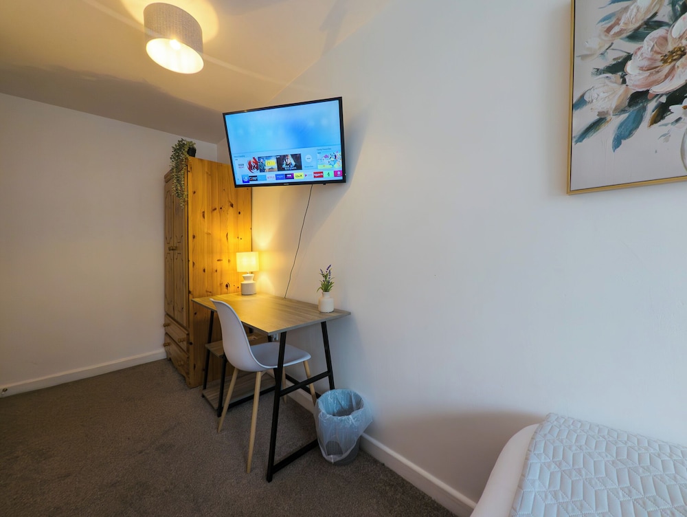 Casa Botique - Close To Gunwharf