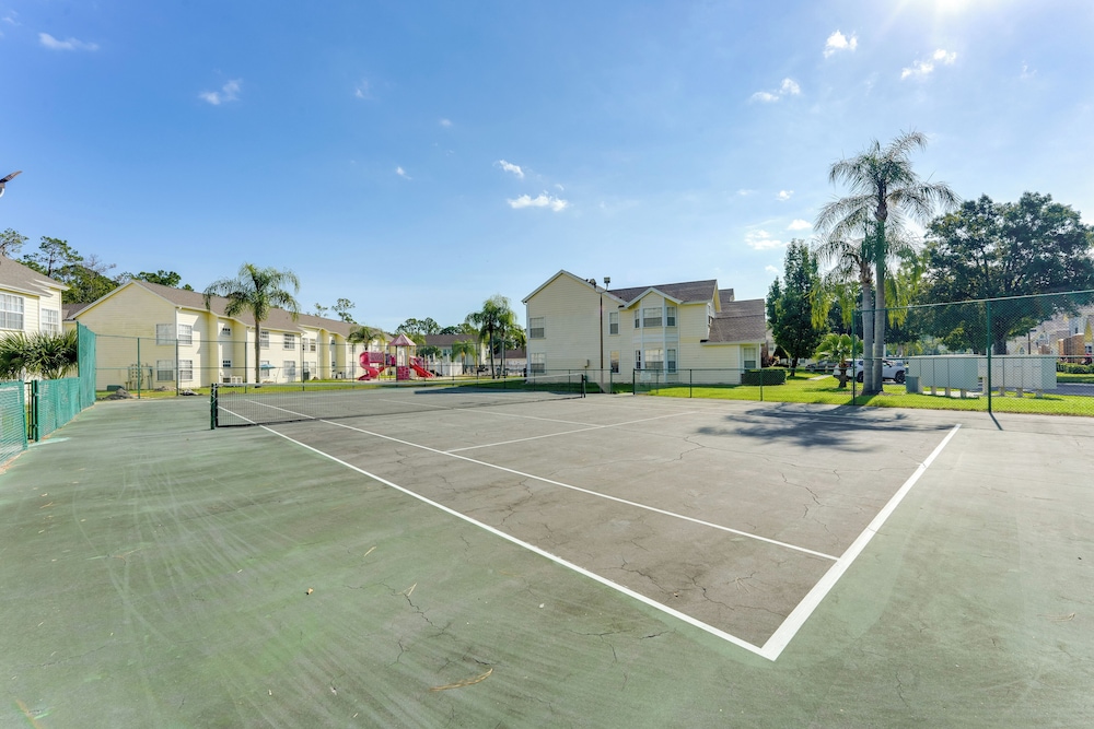 8 Mi to Disney: Resort-style Condo w/ Pool Access