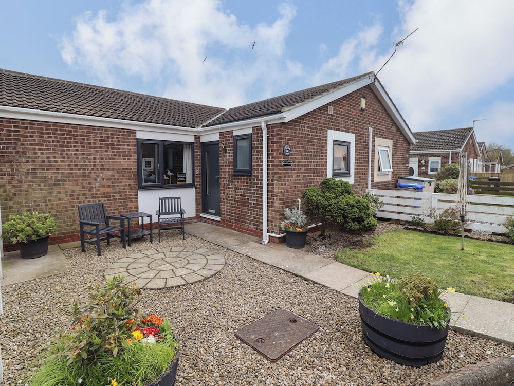 Flora Cottage