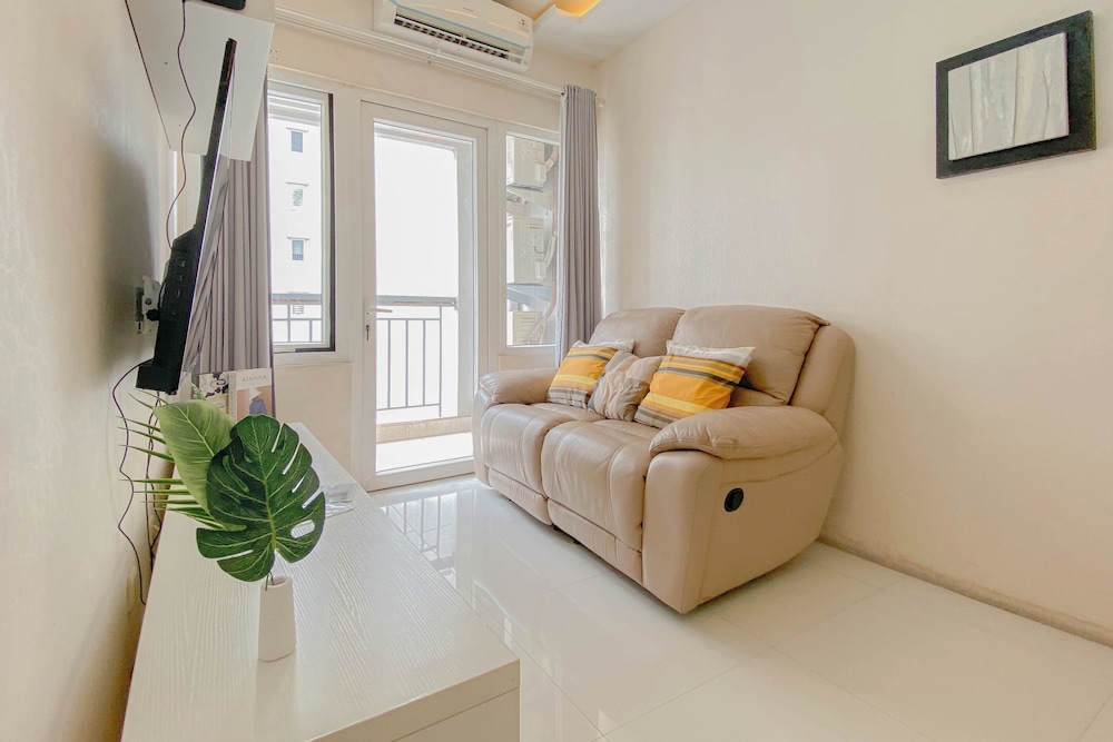 Strategic And Homey 2Br At Grand Palace Kemayoran Apartment