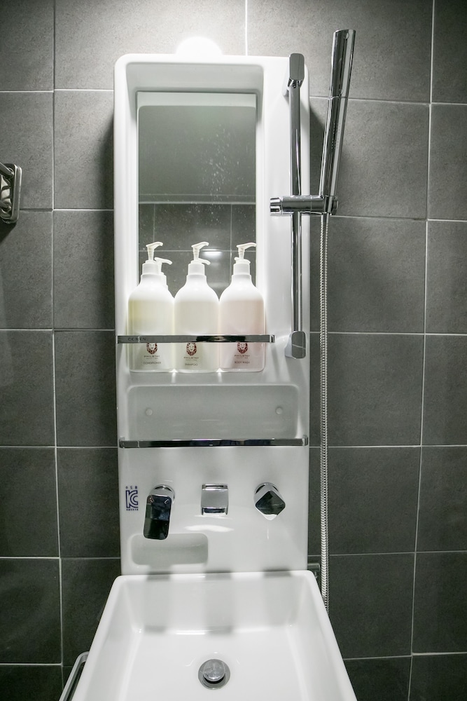 Philstay Myeongdong Station - Hostel
