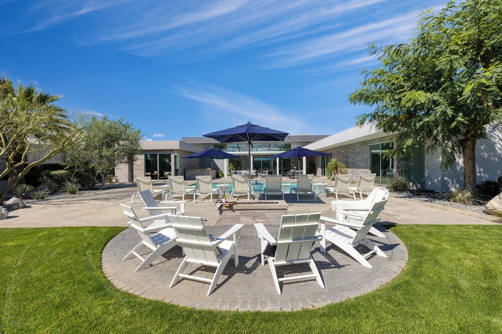 The Polo Villas by AvantStay – Modern Oasis Near Empire Polo Club