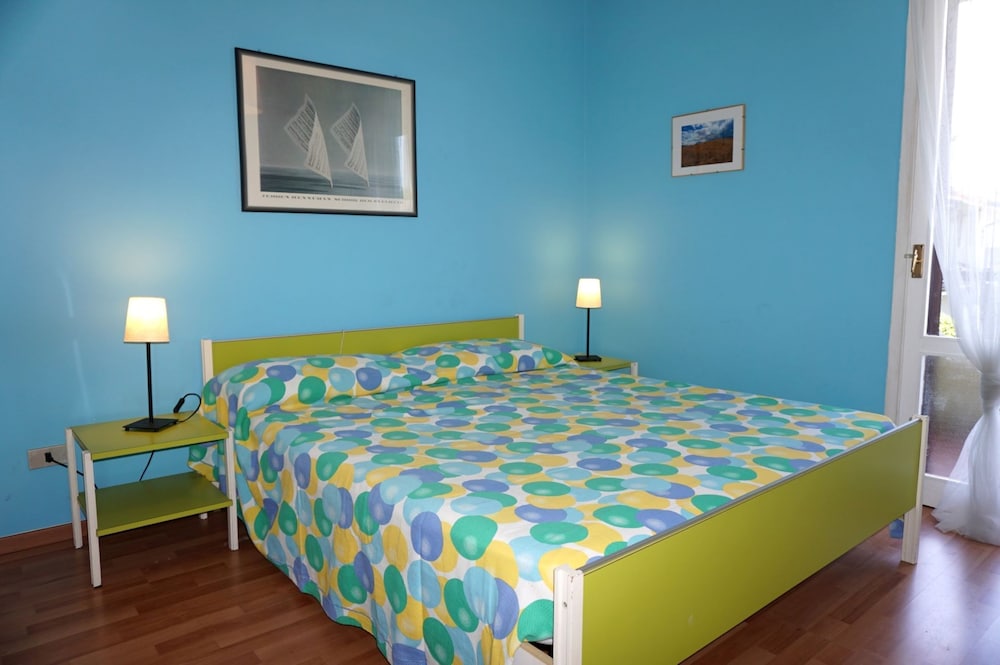 Colorful House With Pool and Garden view 3