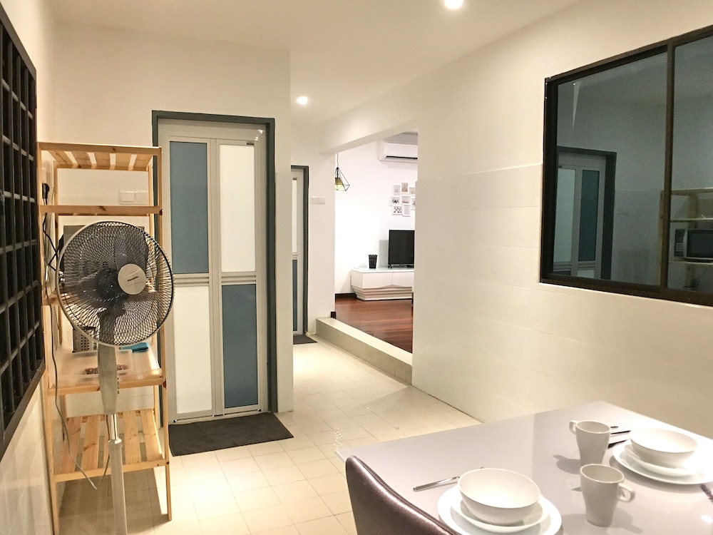 iBook8 Superior 1 Bedroom Gurney Suites by iBook Homestay