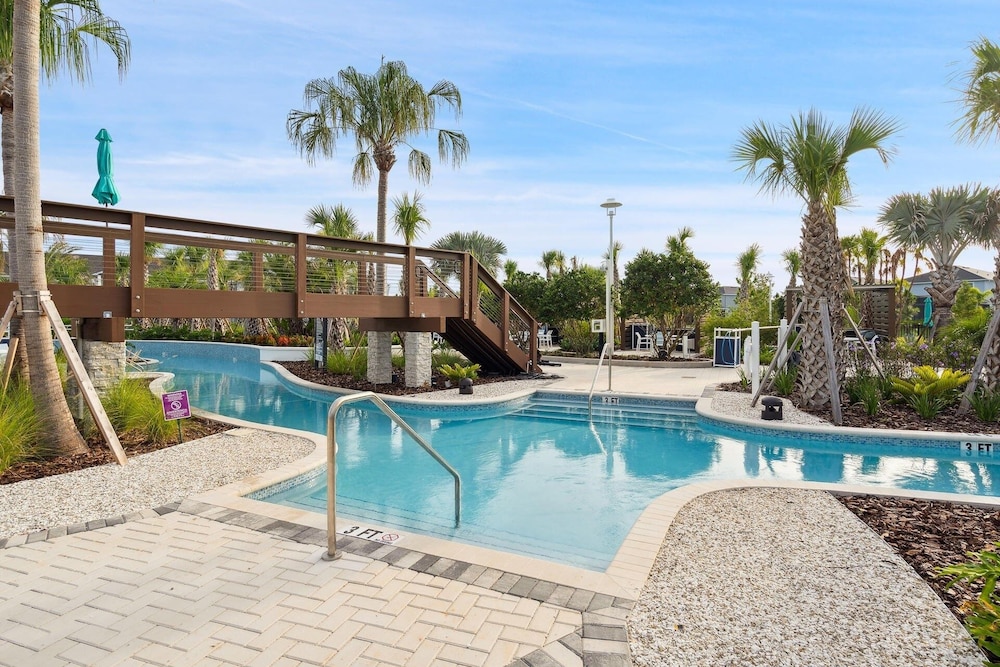 Windsor Cay Resort 5 Bedroom Townhome with Pool 5 Townhouse