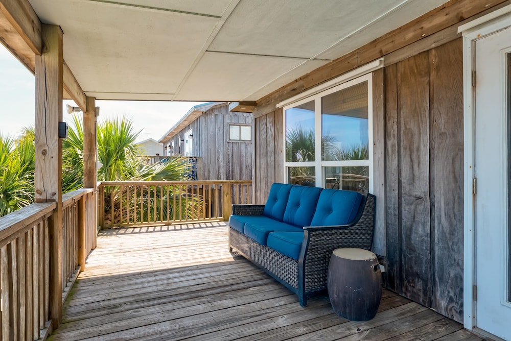 Sunny Side Up Ii - 320 Port Royal St 3 Bedroom Home