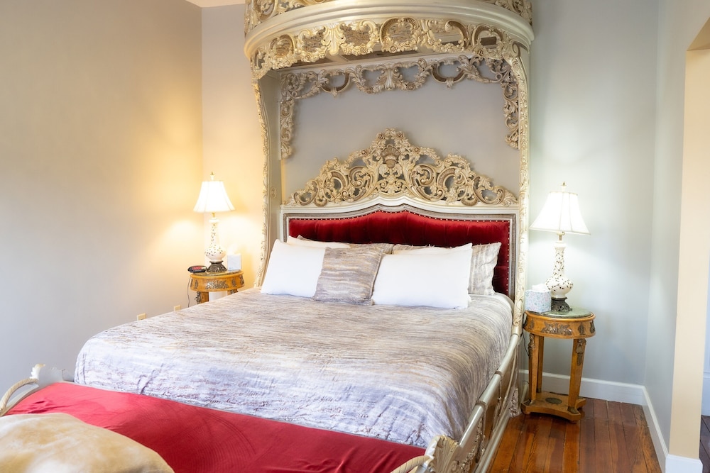Oak Tree Hotel