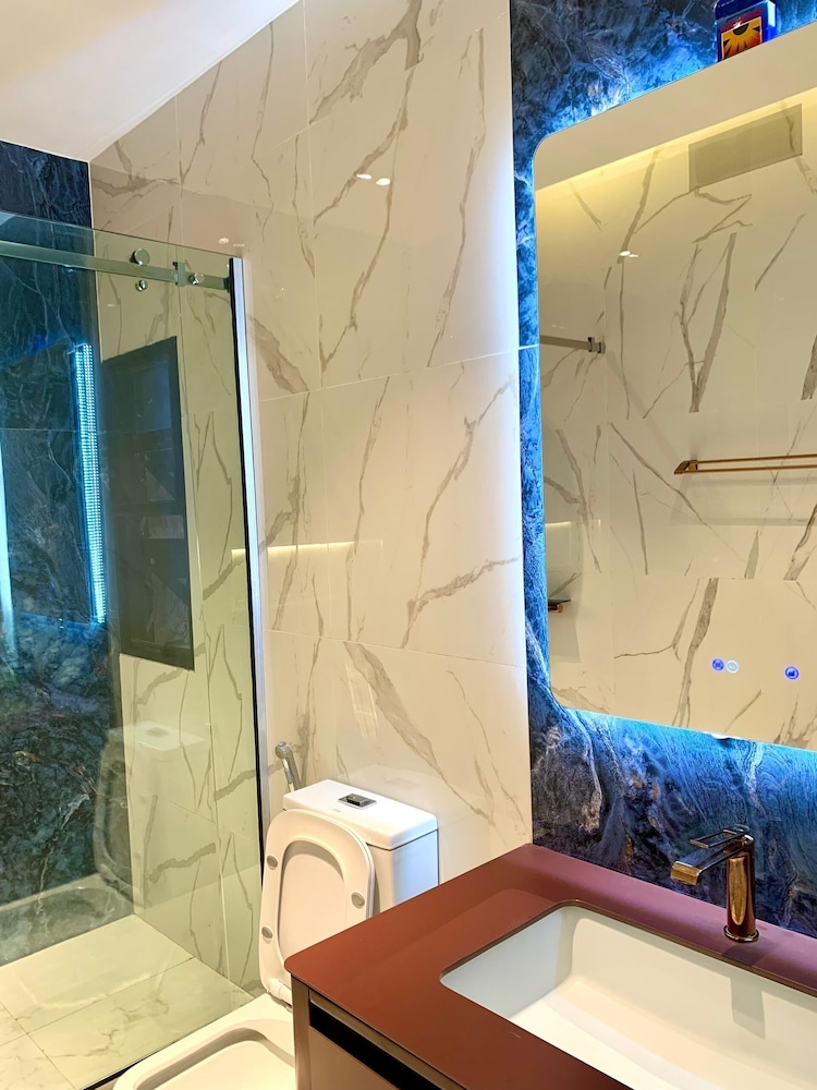 Sujimoto Residences