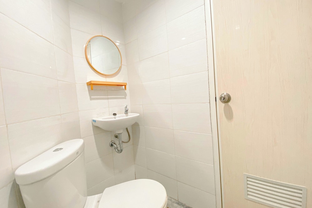 Good And Simple Look 1Br At Amartha View Apartment