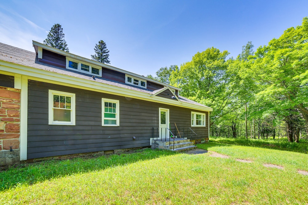 1 Mi to Lake Superior: Cottage w/ Sauna & Rec Room view 5