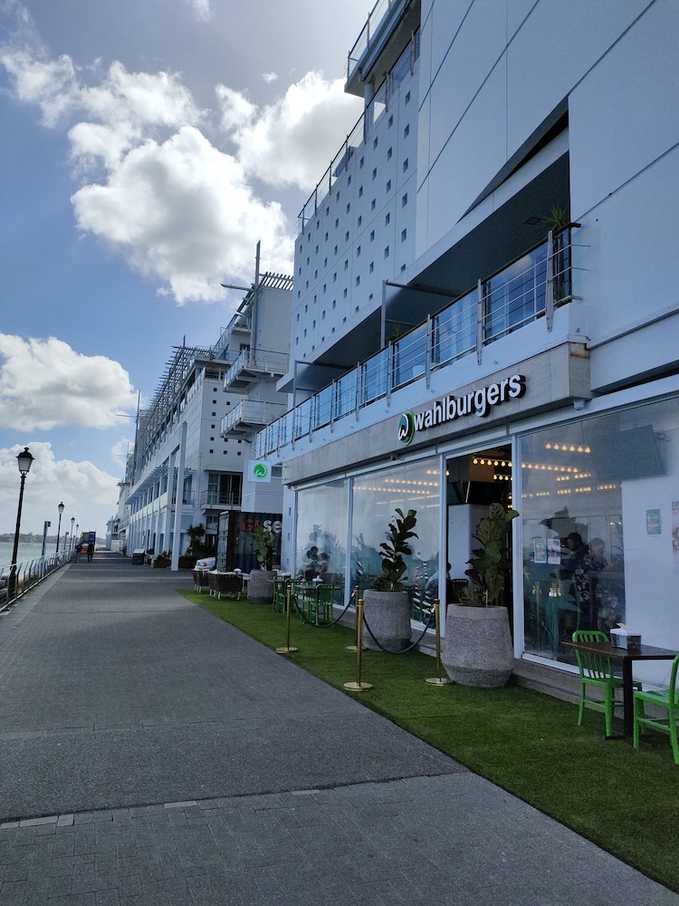 Princes Wharf Grace Apartment